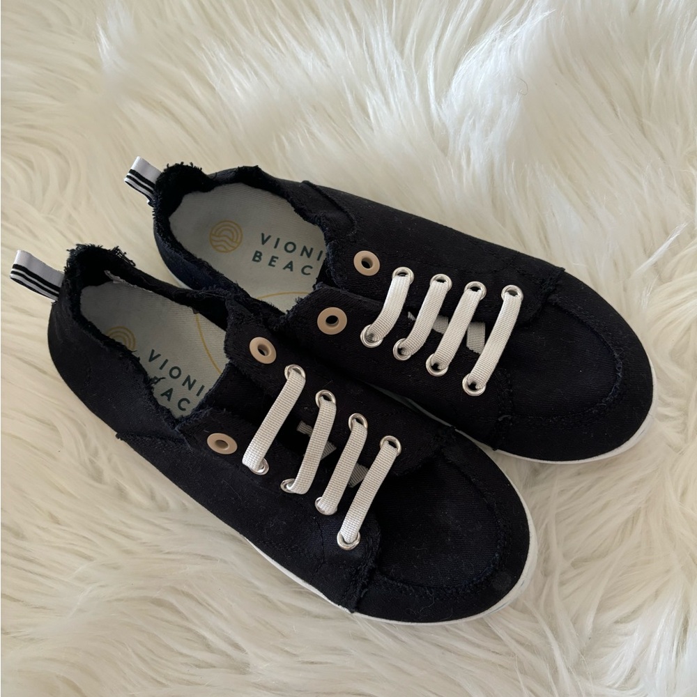 Vionic slip-on Sneakers EUC - Picture 2 of 5